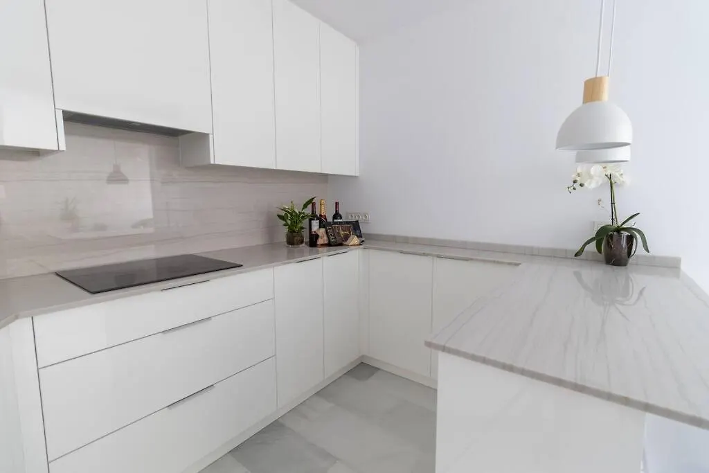 Polo Apartaments 5E Jacaranda Marbella 0*,  Spain